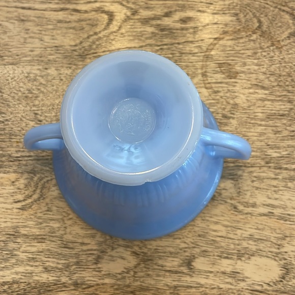 Vintage 2 piece Pyrex Delphite pitcher and sugar dish set - Picture 15 of 16